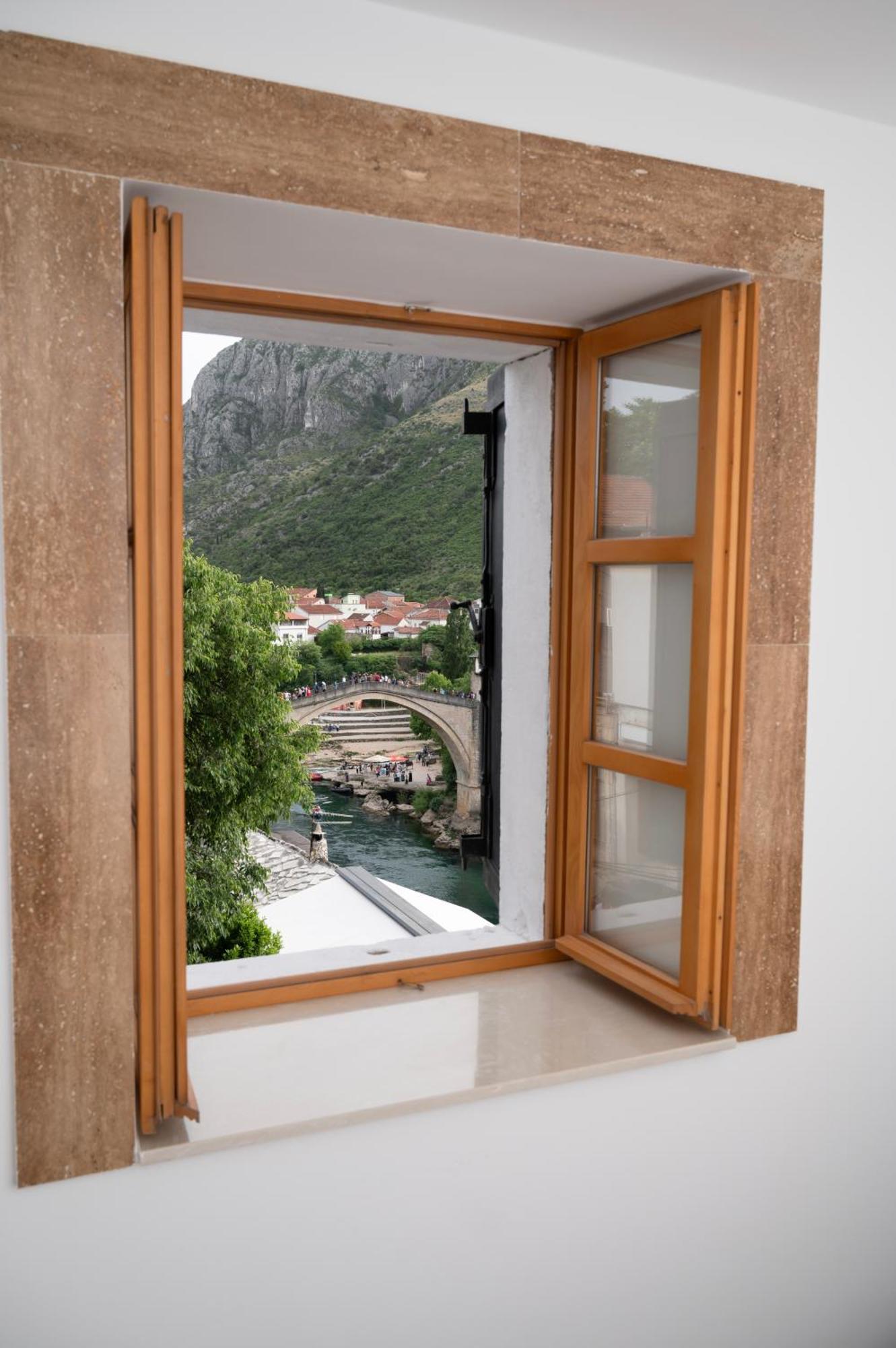 Sunrise Apartments - With Old Bridge View Mostar Eksteriør billede